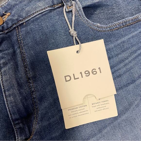 NWT New DL1961 Riley Straight Boyfriend Jean in Adams Wash Size 32 - Picture 8 of 10